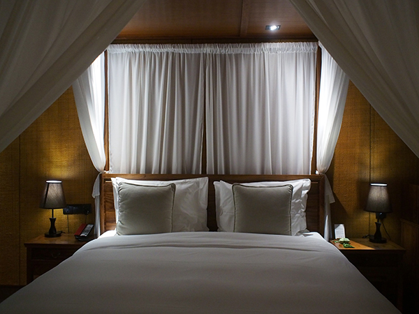 三台访古，关于如何在西湖边寻找一个无人的杭州