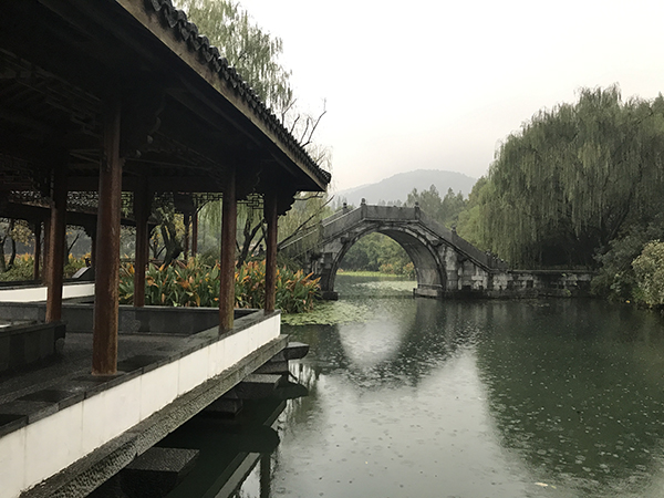 三台访古，关于如何在西湖边寻找一个无人的杭州