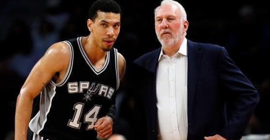 张佳玮｜“张铁林”还在马刺打首发，他刻画着小人物们的镜像