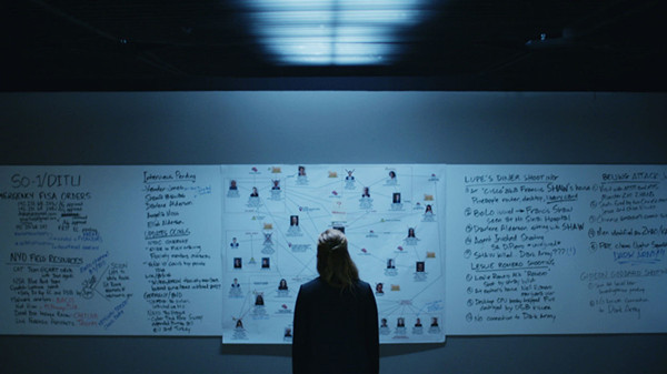 《黑客军团3》：平行宇宙能修补破碎的美国梦吗