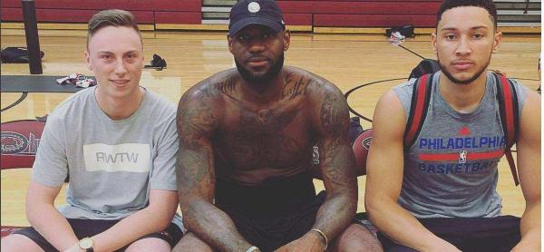 本·西蒙斯又拿“三双了”，他倔强地走上了詹姆斯的路