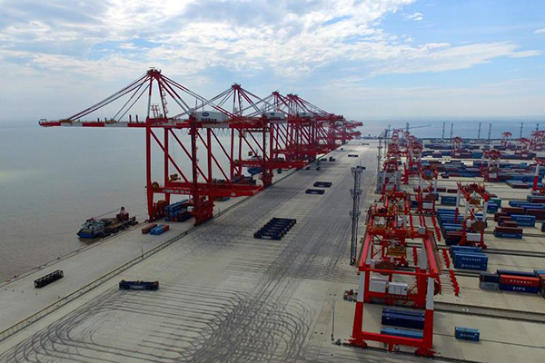 世界最大自动化集装箱码头上海洋山港四期今日开港试运行