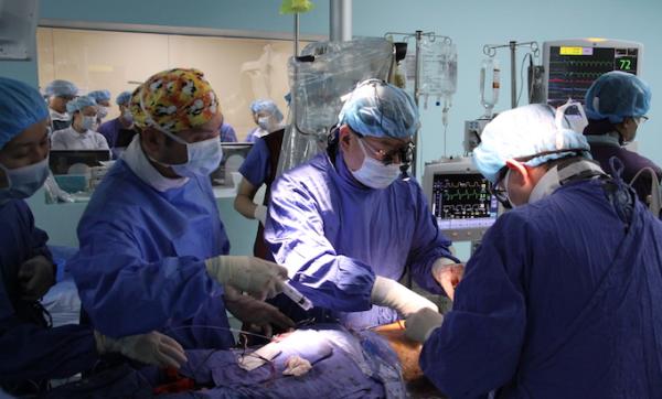 主动脉瓣也能微创置换，仁济医院完成经心尖途径TAVI手术