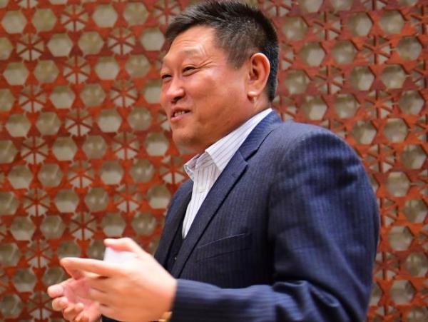 辉山乳业董事长杨凯被法院列为老赖，乘火车、高消费将受限