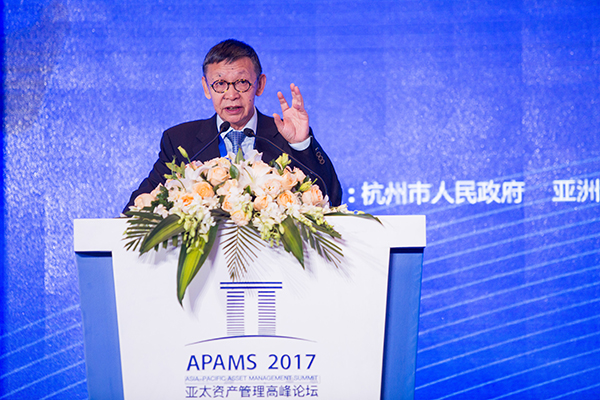 蔡鄂生谈十银行反馈资管新规：把提意见视为对立是有问题的