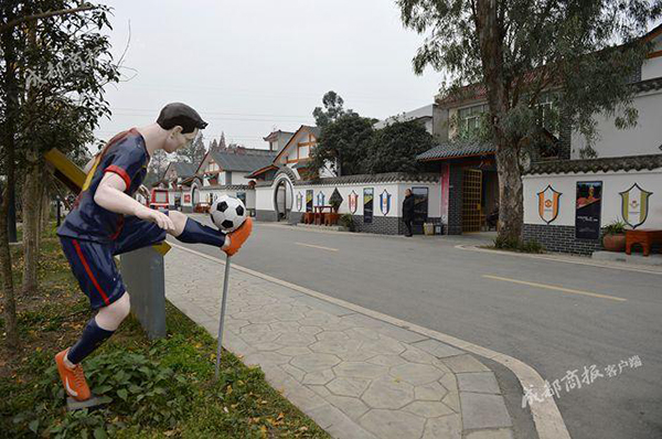 从后进村到足球第一村：一年248场联赛、优秀苗子赴德踢球