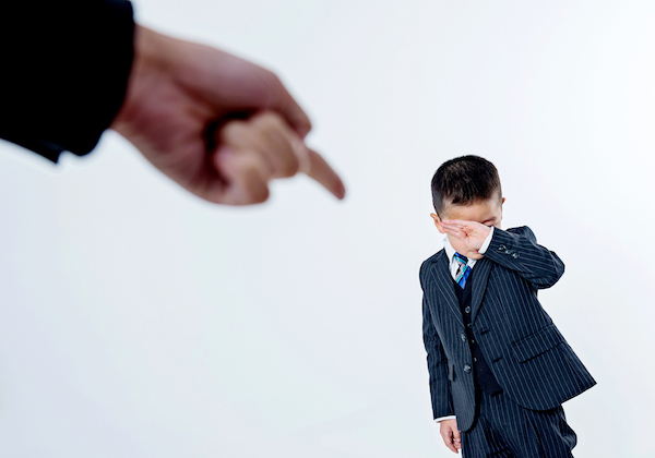 父母怎样帮助孩子建立规则？专家：惩罚无法制止不当行为