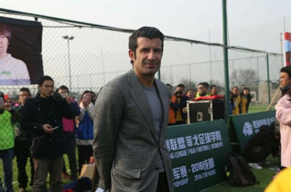 菲戈足球学院成都分院人去楼空：停训两月，家长退费无门