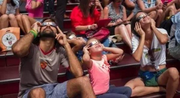 谷歌年度热词出炉：今年搜索总榜前五中iPhone独占两席