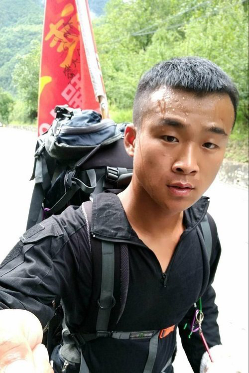 网络直播走到西藏！小伙三个月徒步三千公里，拍493段视频