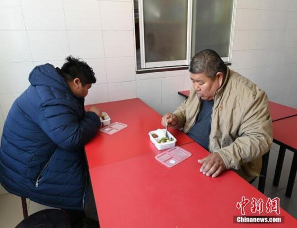 励志！父子俩共同减肥304斤，他们的瘦身秘籍只有10个字