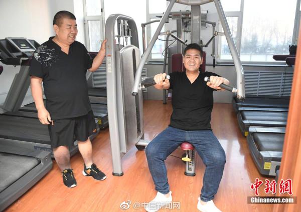 励志！父子俩共同减肥304斤，他们的瘦身秘籍只有10个字