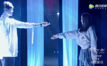 关晓彤和马可“真的是全身心扑在了艺术作品上”