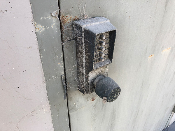 探访贾跃亭美国造车工厂：没有任何生产设备，仅一名员工打卡