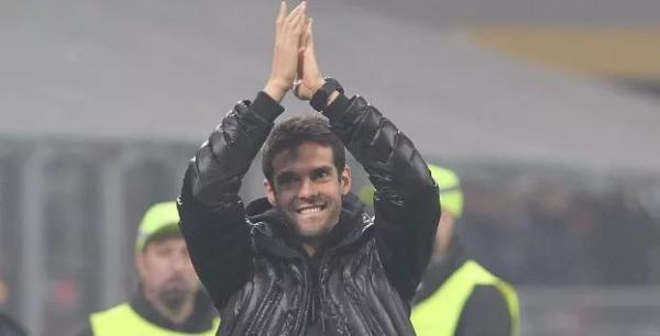 最后的“凡人”巨星：卡卡的故事里，总有你我的影子