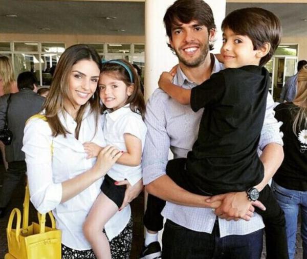 最后的“凡人”巨星：卡卡的故事里，总有你我的影子