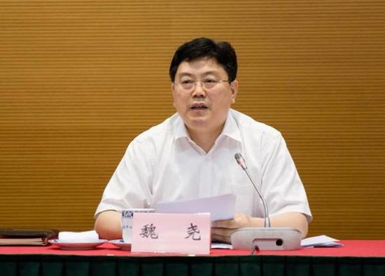 马鞍山市委书记魏尧任马钢党委书记董事长，接替60岁高海建