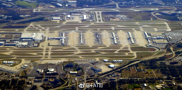 美国最忙碌机场大停电：地下设施发生火灾致断电