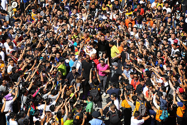 科比球衣退役｜科比的商业帝国：他已经向竞争品牌飙垃圾话了