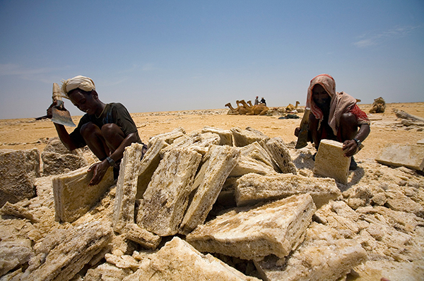 熔炉游记：顶着49度高温，穿行于埃塞尔比亚的七彩沙漠