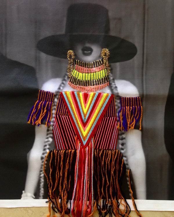 和孩子一起用“危险”的针，做又美又好玩的纸上刺绣