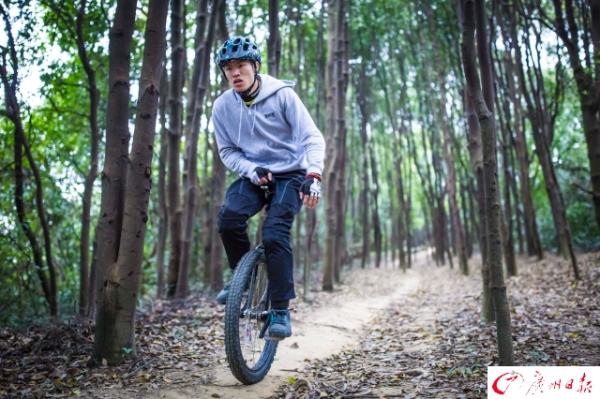 地铁维修工辞职练独轮车，24岁获6枚国际大赛奖牌