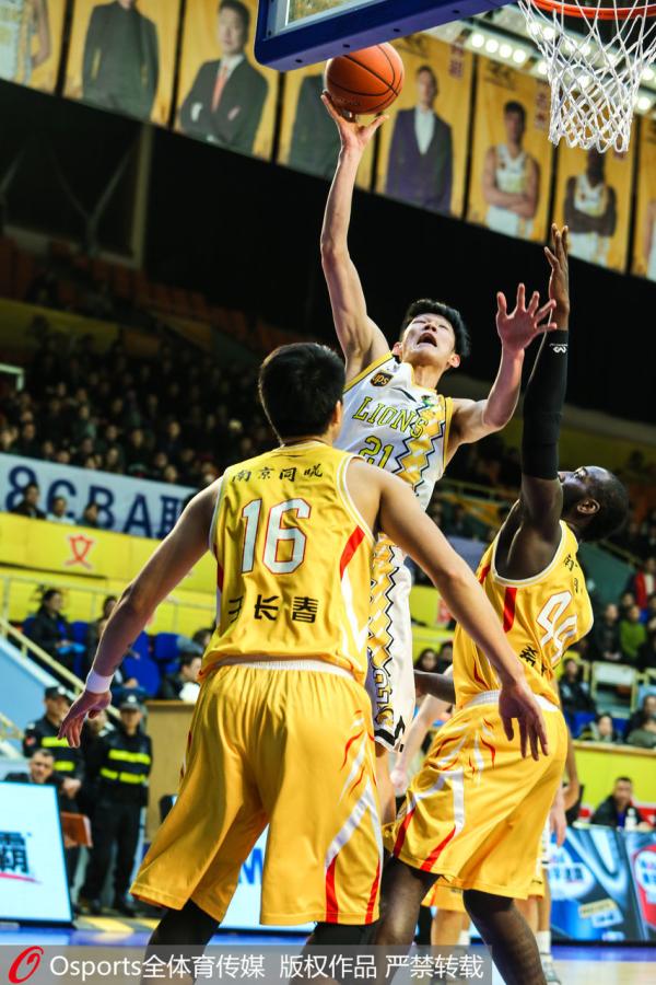 这个新疆棉花地来的男孩，打篮球5年已比肩易建联