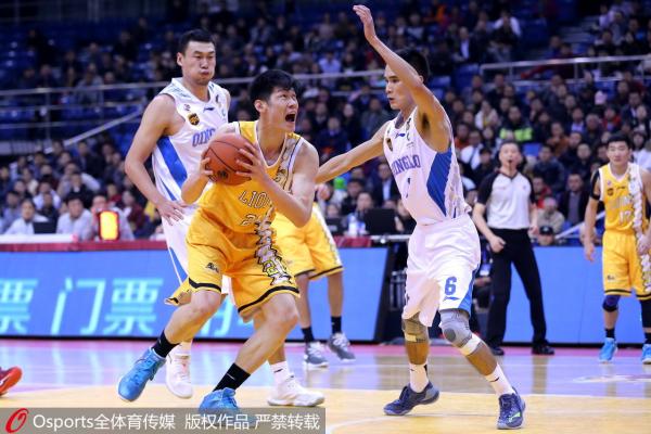 这个新疆棉花地来的男孩，打篮球5年已比肩易建联