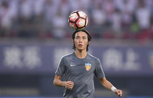 醉驾后张修维佩戴电子定位手环，4人矫正小组监督其行动