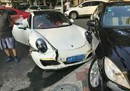 醉驾后张修维佩戴电子定位手环，4人矫正小组监督其行动