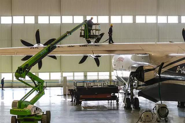 大型水陆两栖飞机AG600陆上首飞成功，将尽快水上首飞