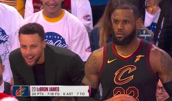 圣诞大战勇士险胜骑士，杜兰特最后时刻封盖詹皇犯规了吗