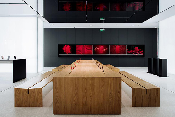 OPPO上海开出全国首家超级旗舰店：这次不再强调销售