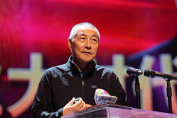 华大基因董事长称5-10年后可合成任何生命，专家说有点过