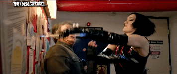 《机器之血》：打得很一般，只能靠合家欢