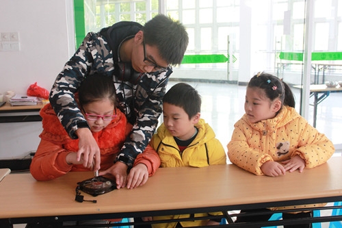 百花村社区：党的光辉照青春  科技之光耀我心4.jpg