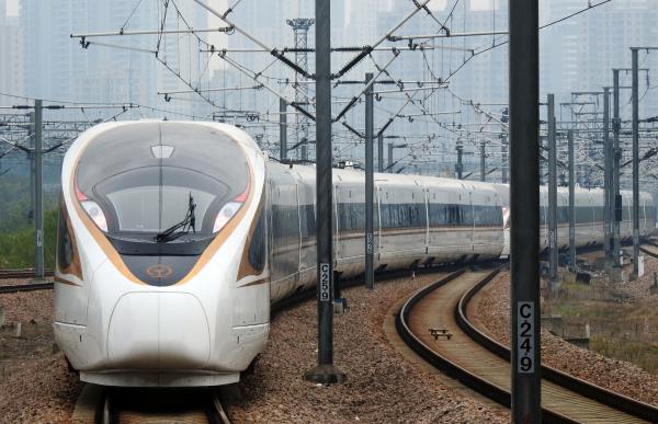 外媒关注“复兴号”高铁：中国新超级火车已有海外买家