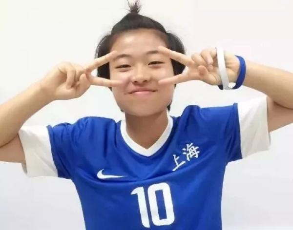 特写｜赵瑜洁的18岁，被美国名校录取的国青女足10号