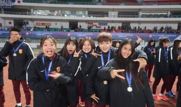 特写｜赵瑜洁的18岁，被美国名校录取的国青女足10号