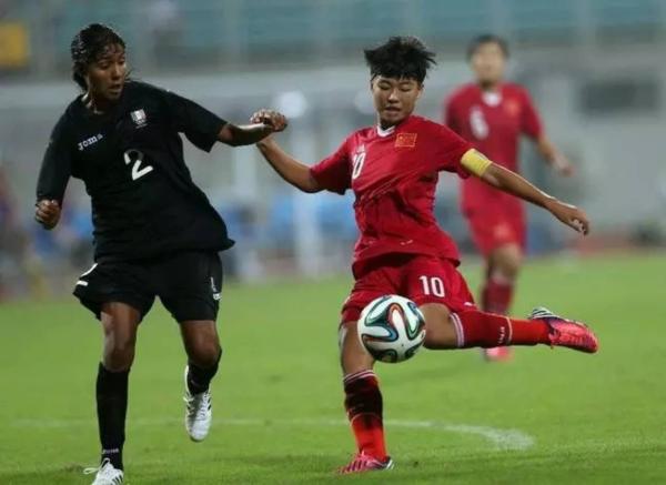 特写｜赵瑜洁的18岁，被美国名校录取的国青女足10号