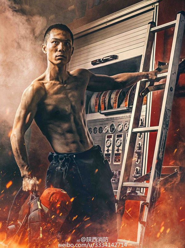 震撼！中国消防员台历发布，他们才是真正肌肉男神