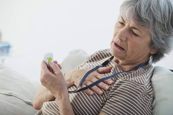 气温骤降须防心脏及呼吸道疾病，医生提醒：戴口罩，少盐多动