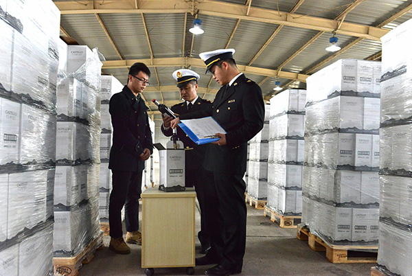 海关通关改革完成大提速目标，货物进出口通关时间缩短逾三成