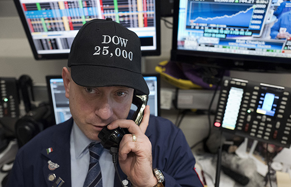 牛市早报｜一行三会规范债券交易，道指首次突破25000点