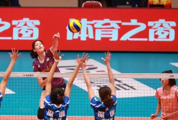 中国女排又有了强力主攻手，新星李盈莹是下一个朱婷吗