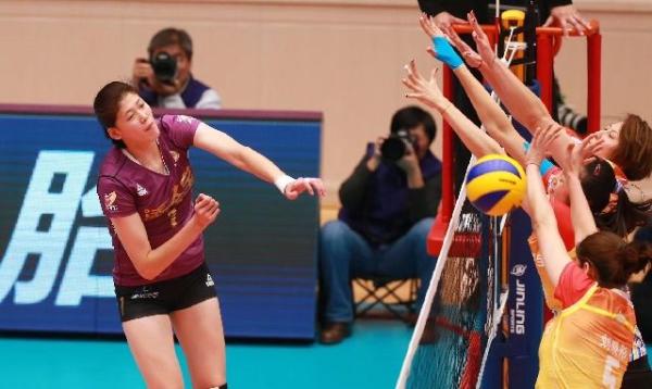 中国女排又有了强力主攻手，新星李盈莹是下一个朱婷吗