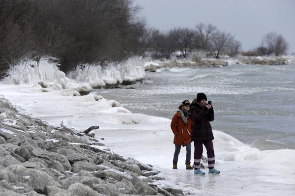 特朗普借美国极寒天气质疑全球变暖，遭众多科学家及机构打脸