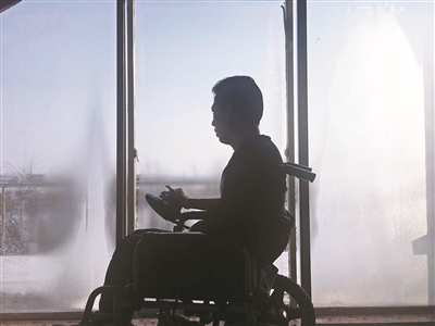 国内首例核辐射受害者的22年：七次手术，曾考虑过换头手术