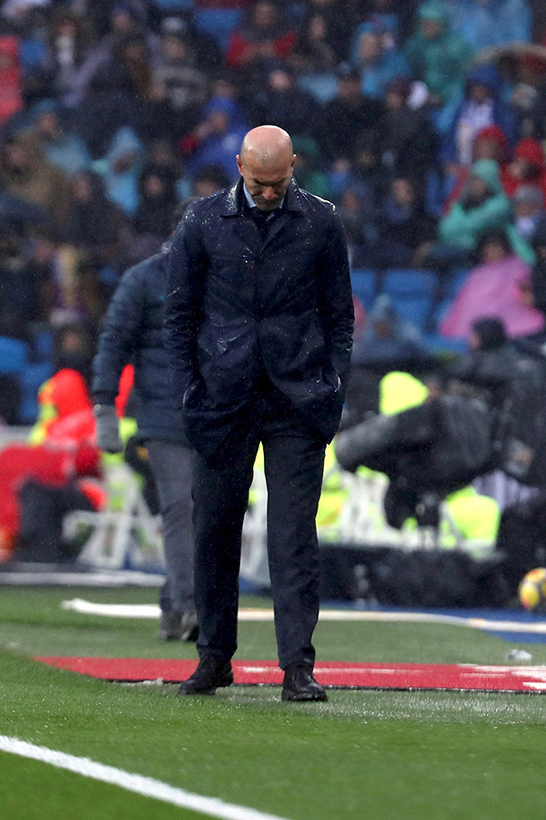 怎么皇马输球都不算新鲜了，这“背锅”的只有本泽马了？