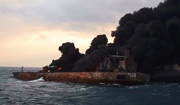 最坏结果出现：“桑吉”轮沉没了，泄漏的油该怎么办？